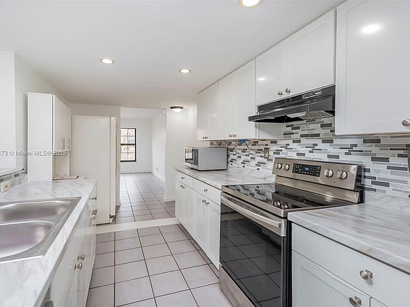3rd image of 3947 NW 94th Ter #3947