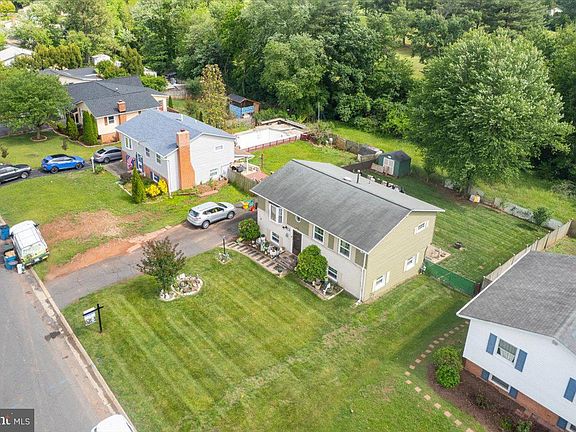 4th image of 713 W Holly Ave