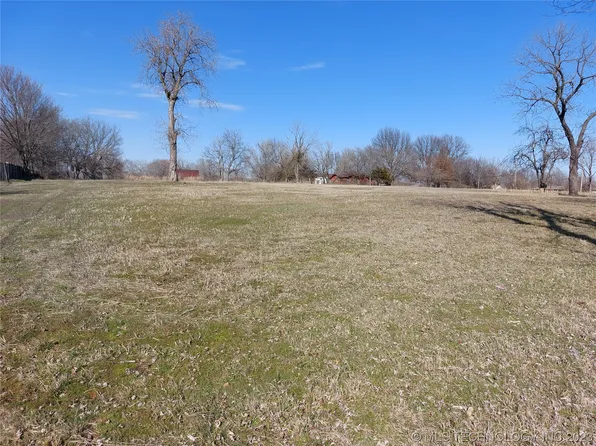 1123 W 49th St N, Tulsa, OK 74126