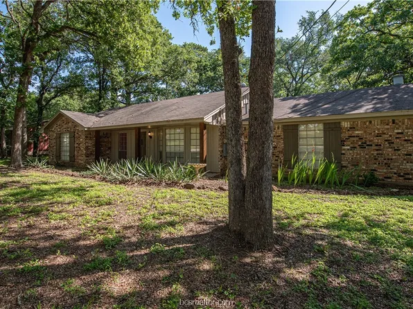 1442 Oak Cir, Hearne, TX 77859