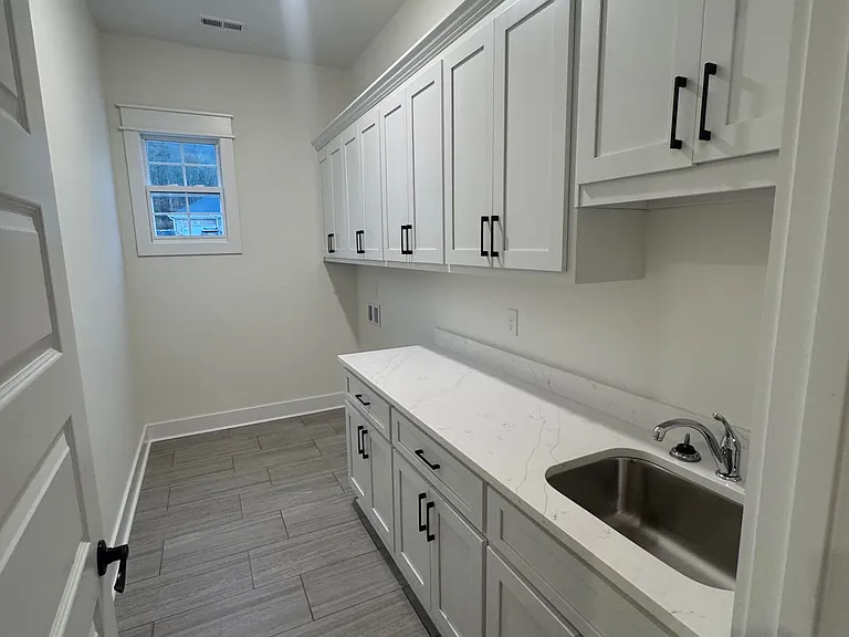 16 Saint Cloud Way — Photo 9