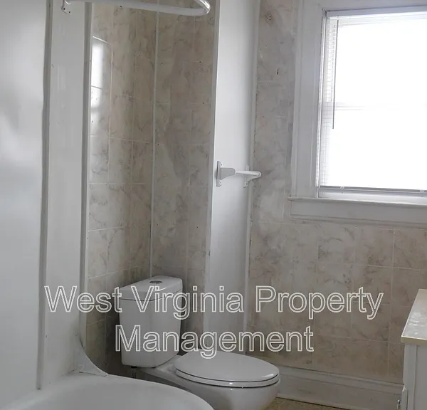 54 Hunt Ave — Photo 10
