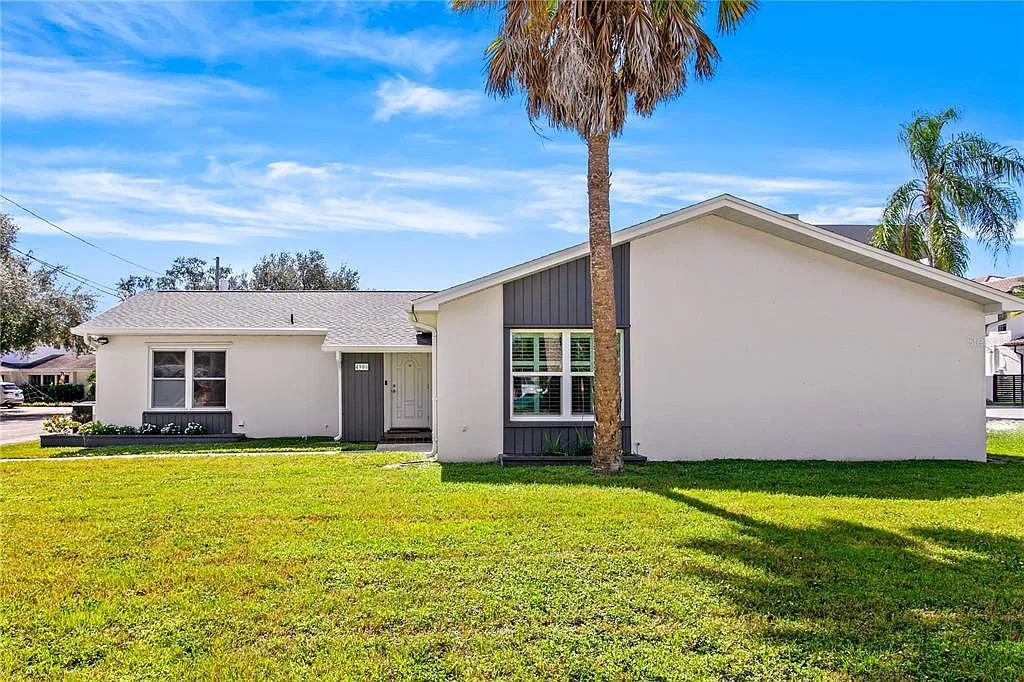 3 bed, 2.0 bath, 1611 sqft, $3,800 — Photo 2
