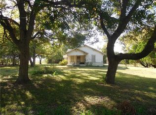 104 S County Line Rd, Savoy, TX 75479