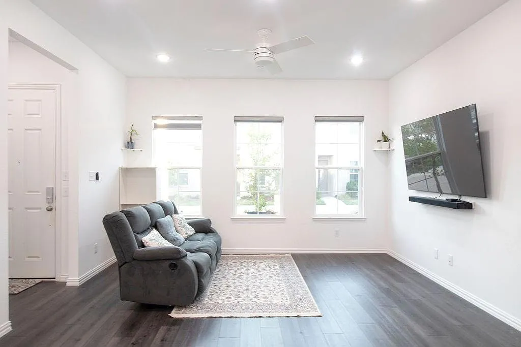 3 bed, 2.5 bath, 1757 sqft, $2,700 — Photo 4