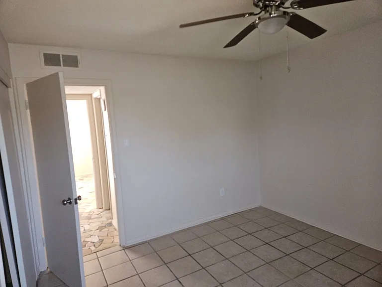 3737 Hillbrook Rd #5 — Photo 2