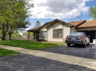 1801 Appaloosa Dr, Naperville, IL 60565