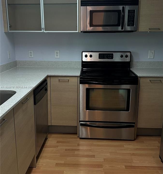 1st image of 350 NE 24th St APT 402
