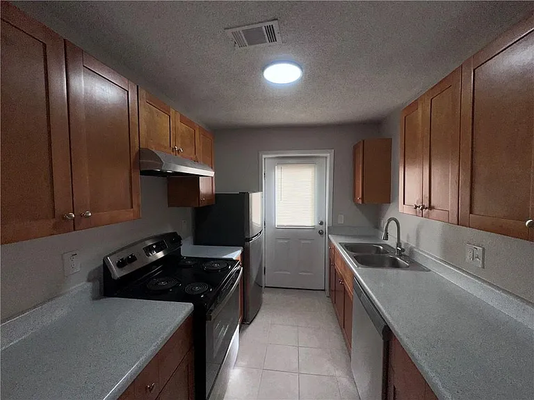 207 South Ave SE — Photo 9