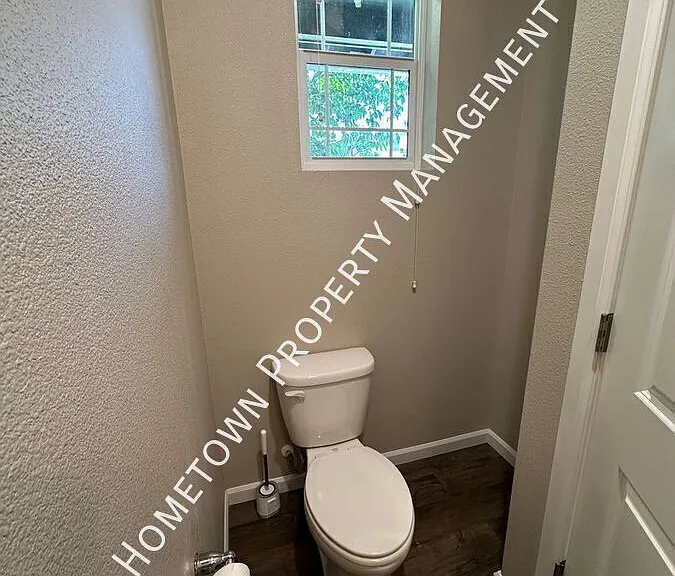 3332 Juno Ct NE — Photo 4