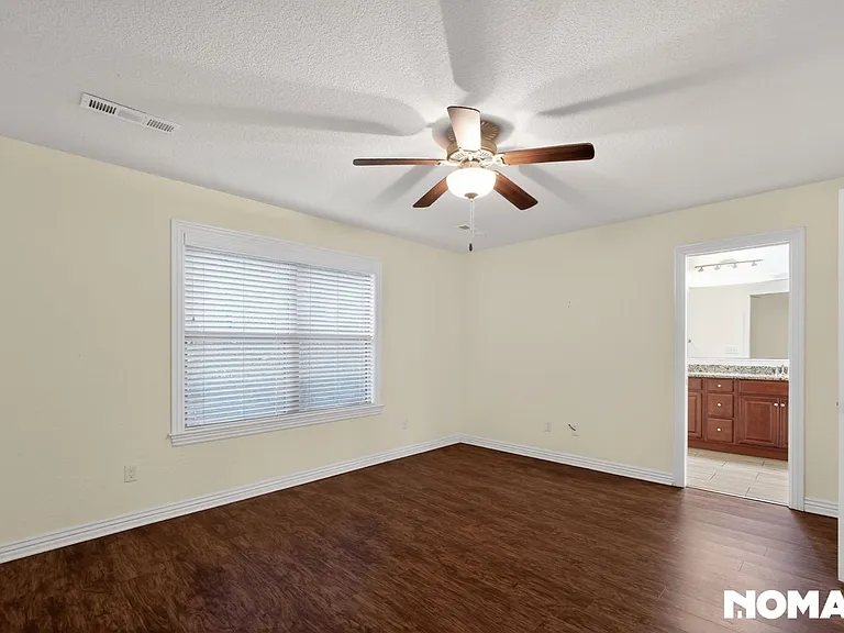 2088 E Custer Ln — Photo 9