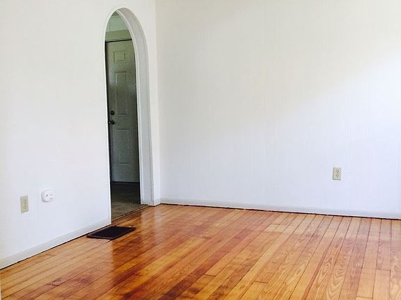 3rd image of 311 Goulding St