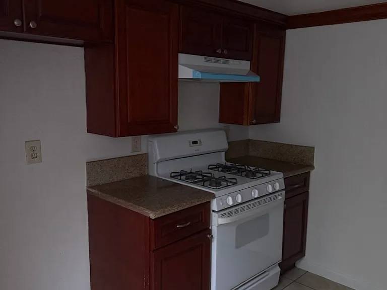 220 Oswego Ave #6 — Photo 10