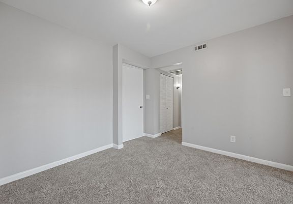 3rd image of 567 Ayrshire Way APT G