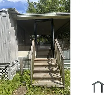 1421 James St — Photo 6