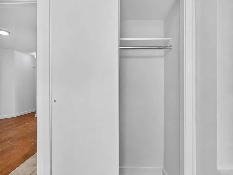 631 E 11th St #24 — Photo 10