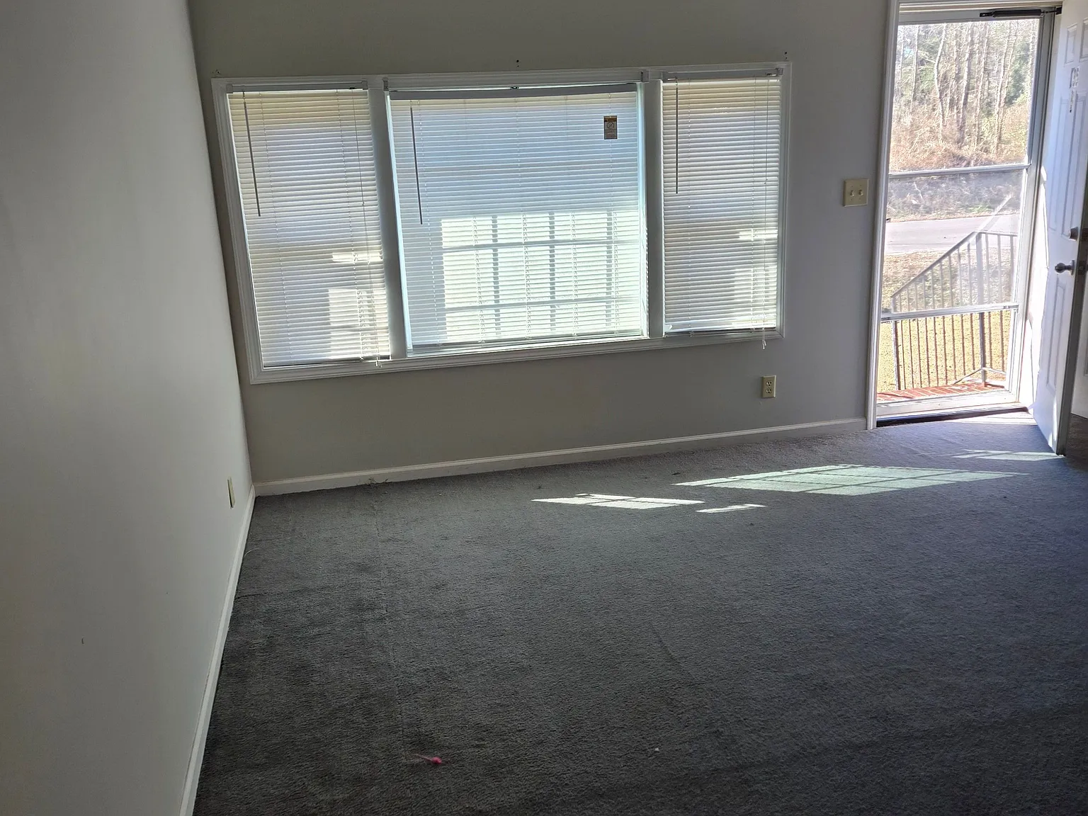 2 bed, 1.0 bath, $1,100 — Photo 4