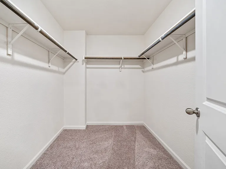 233 Berthe Ct — Photo 36