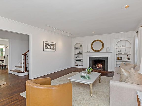 3rd image of 79 Lansdowne Dr
