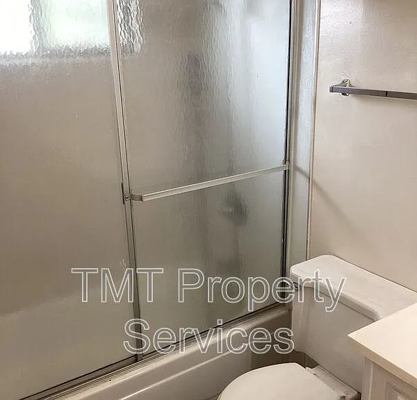 2743 2nd Ave #6 — Photo 17