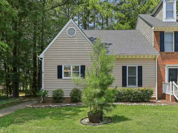 6061 Epping Forest Dr, Raleigh, NC 27613