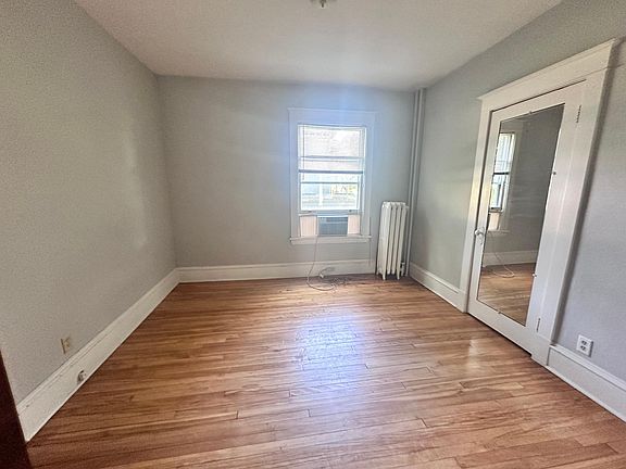 4th image of 836 Holly Ave APT 1