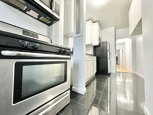 Rented by Pear NYC LLC | media 5