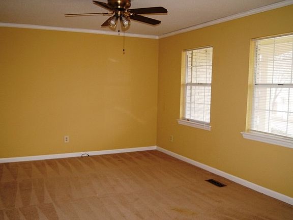 2nd image of 6203 Glenridge Ln