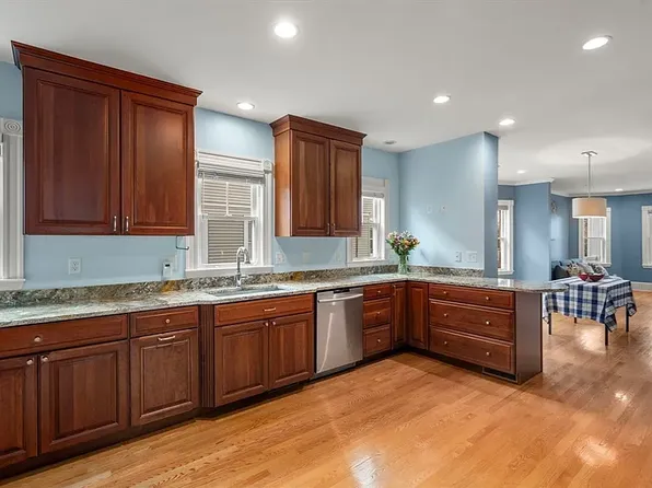 35 Windsor St, Arlington, MA 02474