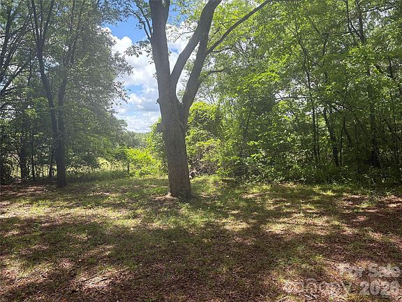 4th image of 3880 Love Rd
