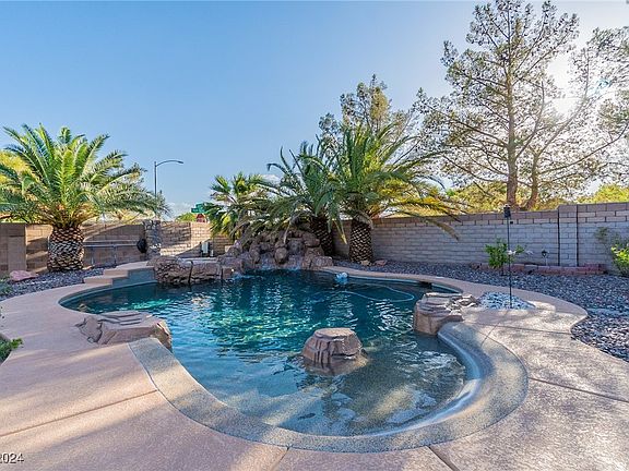 4th image of 7631 Splashing River Ct