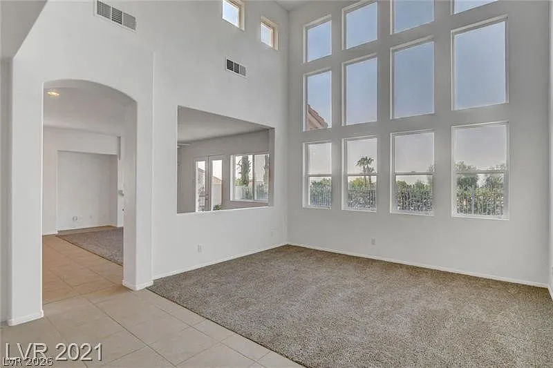 3 bed, 3.0 bath, 2510 sqft, $2,500 — Photo 4