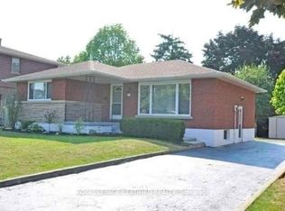 102 Laurier Ave, Hamilton, ON L9C3S4