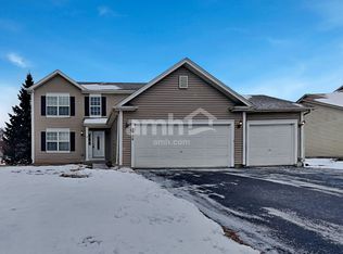 1906 Landings Ct, Joliet, IL 60431