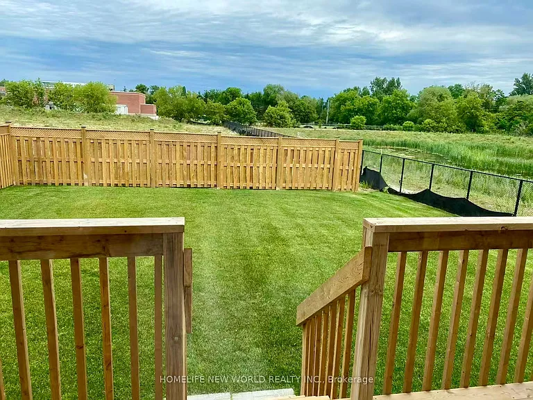 115 Kirby Ave — Photo 15