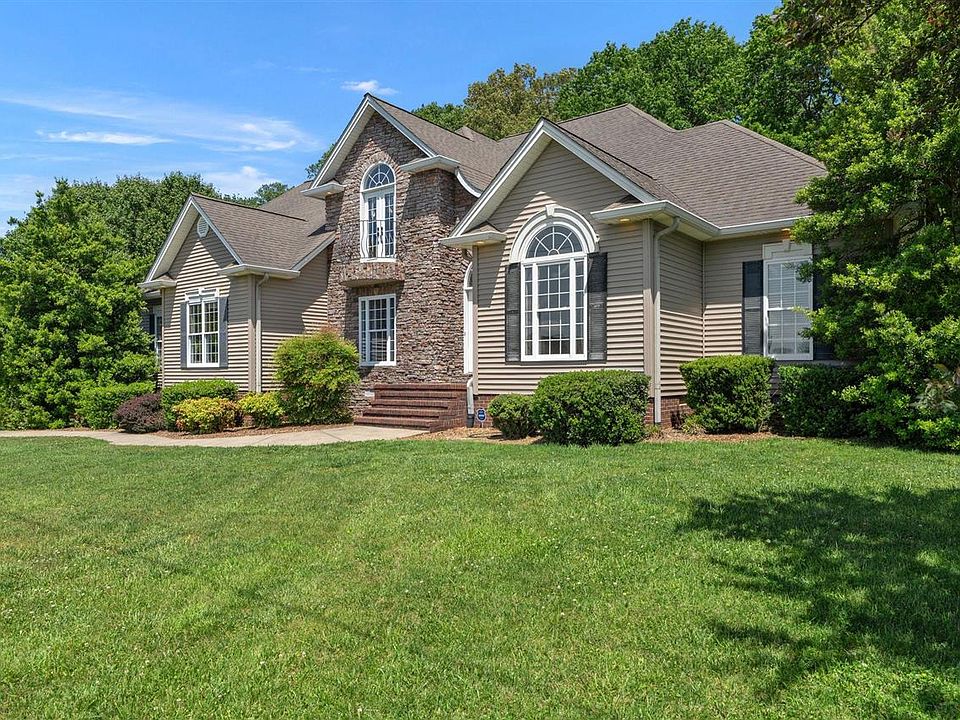 1st image of 496 Megan Ln
