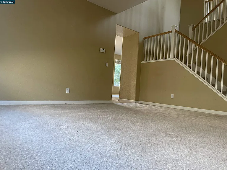 2683 Presidio Dr — Photo 2