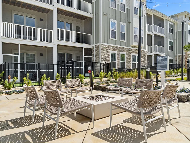 The Quinn Luxury Apartments — Photo 18