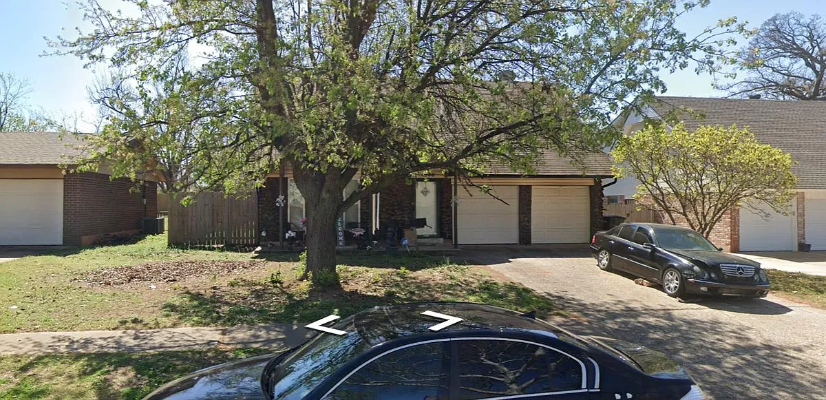 Building Photo - 3900 Overland Dr