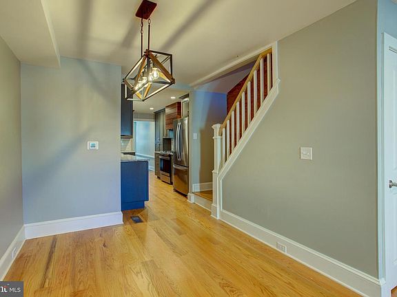 4th image of 532 E Fulton St
