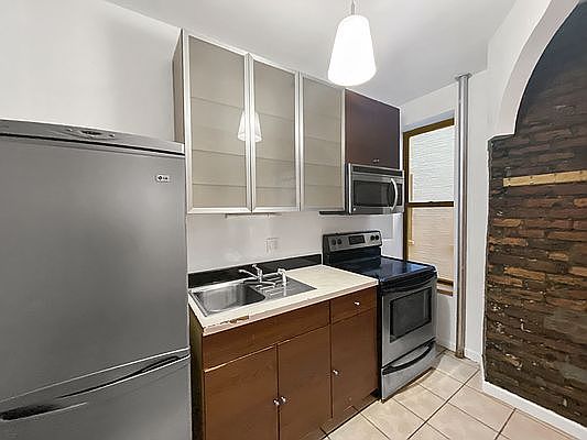 5th image of 528 W 152nd St #32