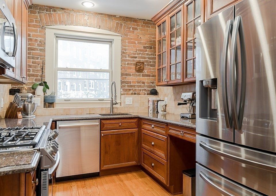 22 Garrison Rd APT 3, Brookline, MA 02445 Zillow