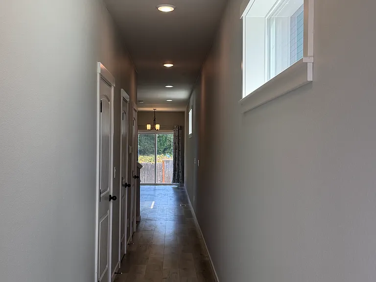 Downstairs Entry/Hallway