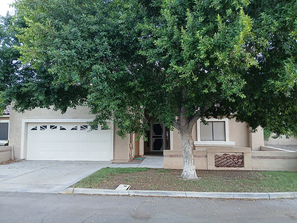1610 N Stapley Dr #109
