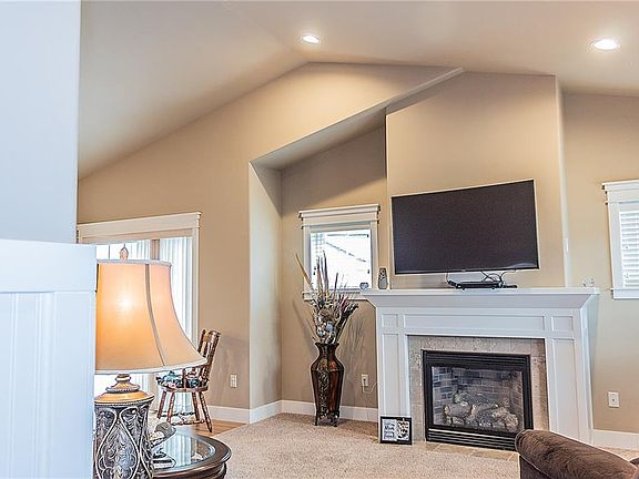 4th image of 1643 Hidden Cove Ln