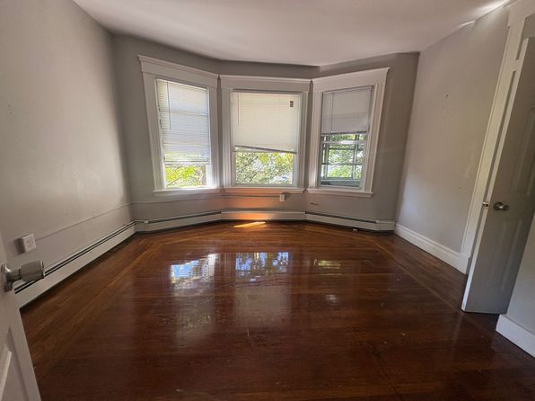 359 Sherman Ave #2AA