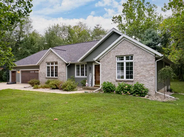 1662 Sycamore St, Otsego, MI 49078