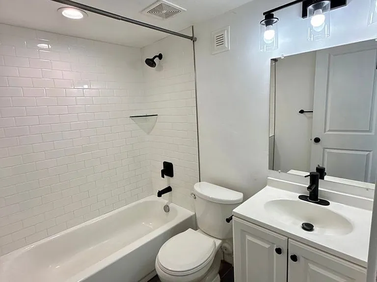 477 E Williams Ave — Photo 18