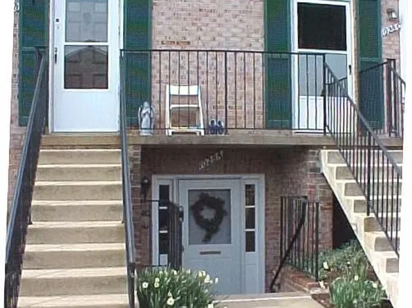 1028A Brixton Ct, Sterling, VA 20164