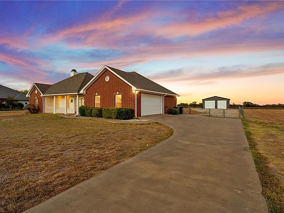 2nd image of 412 Dosher Ln